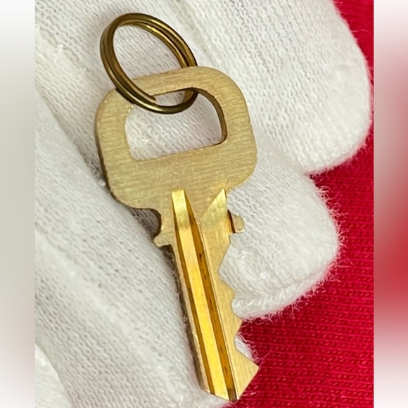 #452 Authentic Louis Vuitton key only - Picture 2 of 2